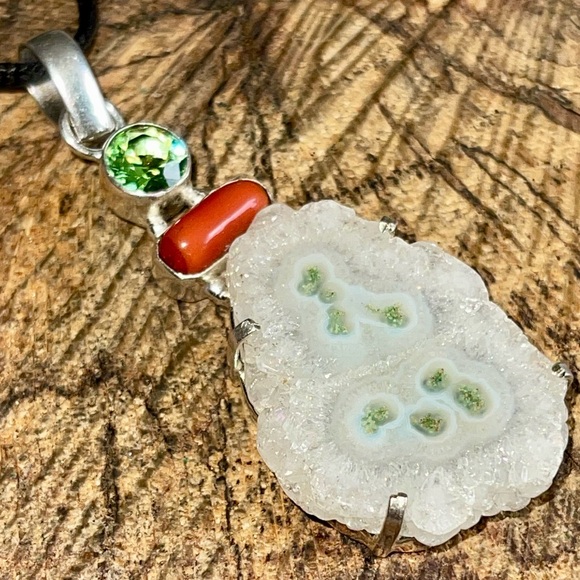 Solar Quartz Pendant 2 7/8” - Picture 4 of 15